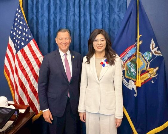 ▲▼鄭麗文馬展開國會拜會行程。先後拜訪包括 Dan Sullivan、Steve Daines、John Rose、Chuck Fleischmann、Tom Suozzi、Don Bacon 等九位來自參眾兩院、涵蓋軍事及外交委員會的重要議員辦公室。（圖／翻攝自Facebook／鄭麗文）