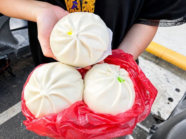 ▲▼阿賓哥老麵包子饅頭。（圖／部落客陳小可的吃喝玩樂授權提供）