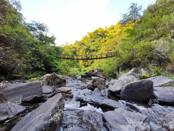 ▲▼新寮瀑布步道。（圖／部落客紫色微笑授權提供）