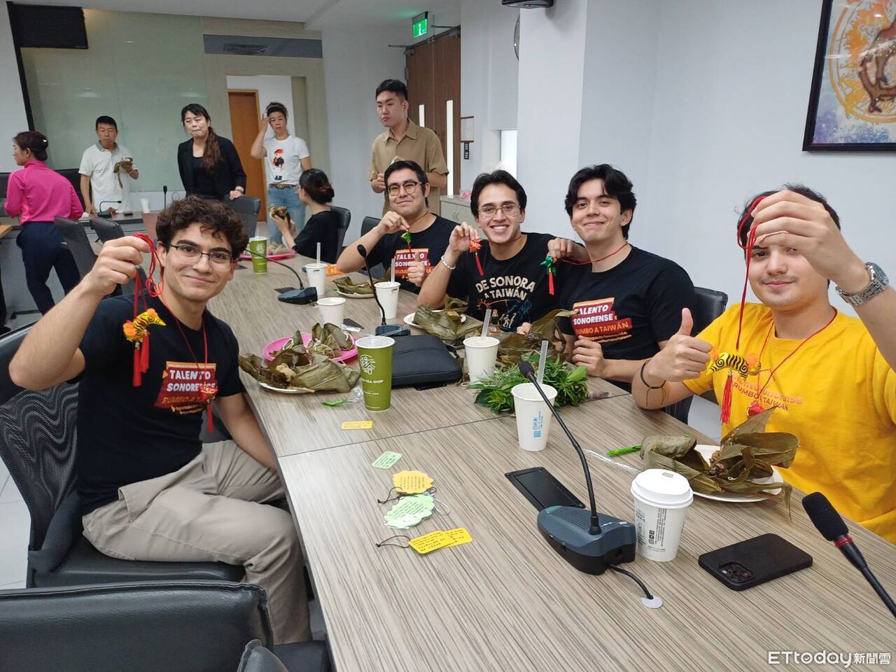 端午粽香傳情 台南市勞工局邀境外生體驗虎仔香