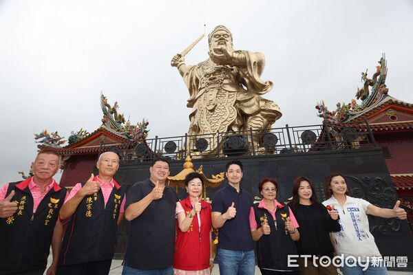 ▲▼蔣萬安到南投草屯參訪，承諾會協助在地企業參與台北國際大展。（圖／記者高堂堯翻攝）