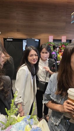 ▲包小柏愛妻難得露面。（圖／記者葉文正攝）
