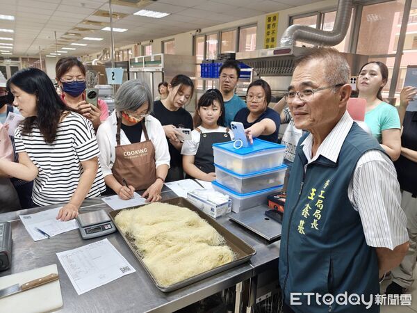 門甜點。（記者林東良翻攝，下同）▲勞工局表示，將持續活化曾文市政願景園區空間，規劃更多元學習活動，鼓勵勞工朋友終身學習。（記者林東良翻攝，下同）