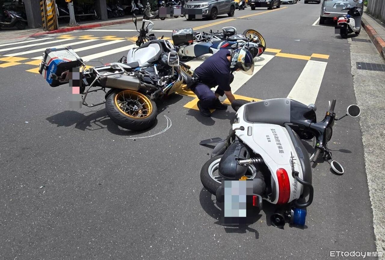 警用機車禮讓行人紅牌重機煞不住 1打2連3撞...警彈開畫面曝 | ETtoday社會新聞 | ETtoday新聞雲