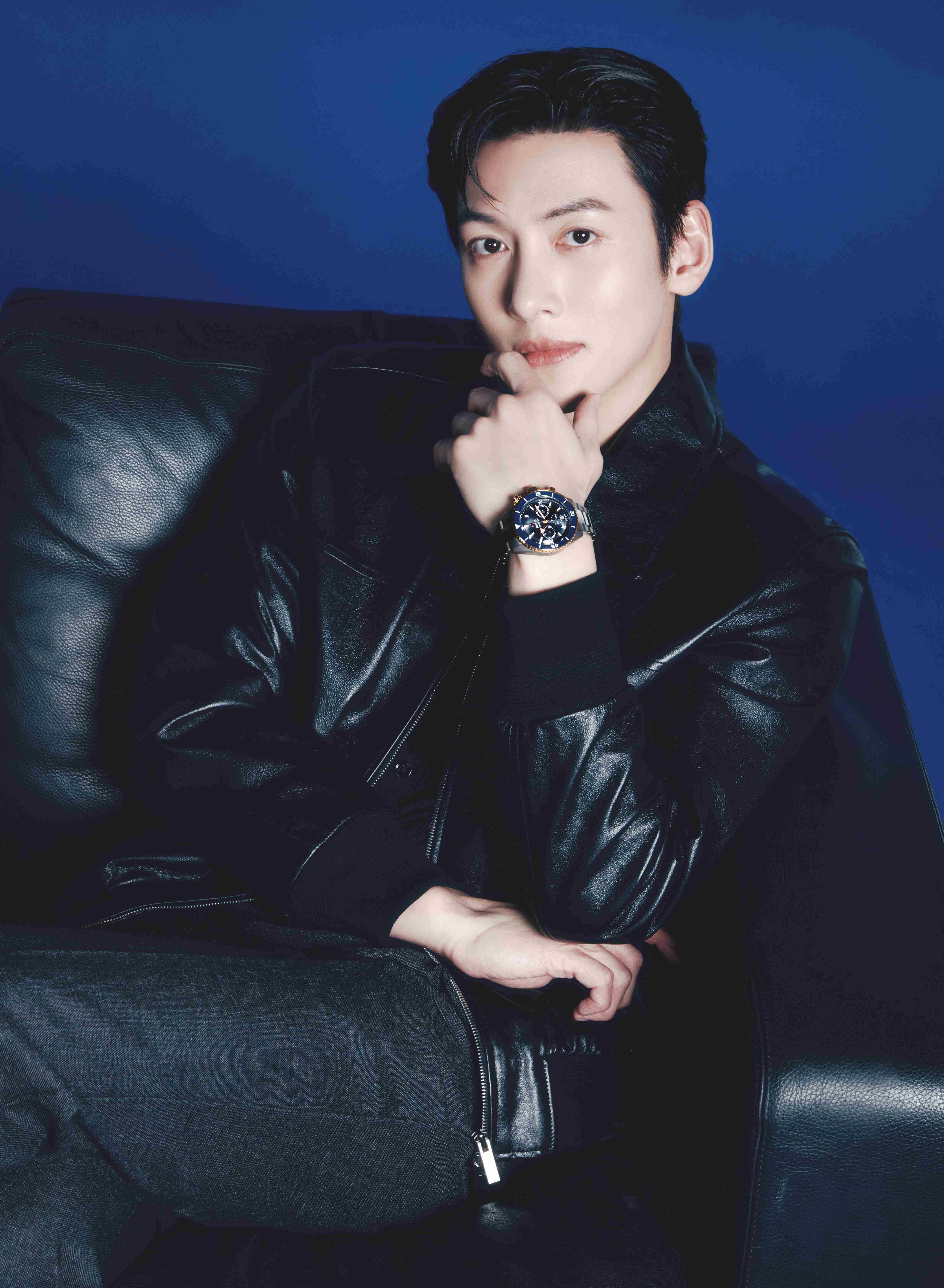 雷達表熱賣款深藍色版亮相池昌旭戴上手秀優雅運動風| ET Fashion