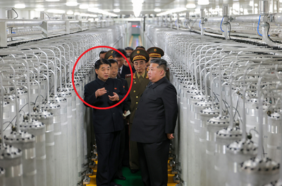 北韓核武圈變天!金正恩視察現場「官員C位改變」 洩人事異動