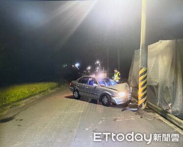 高雄男深夜駕車撞斷燈桿!頭部撕裂傷+骨折 酒測值0.8