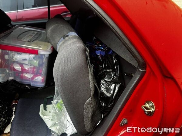 ▲▼並從車內查獲毒品咖啡包1200包及毒品彩虹煙860根。（圖／平鎮警分局提供）