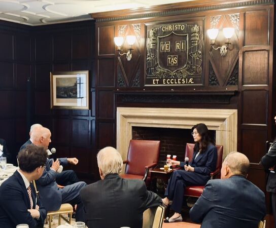▲鄭麗文出席在哈佛俱樂部（Harvard Club of New York）舉行的午餐會。（圖／國民黨提供）