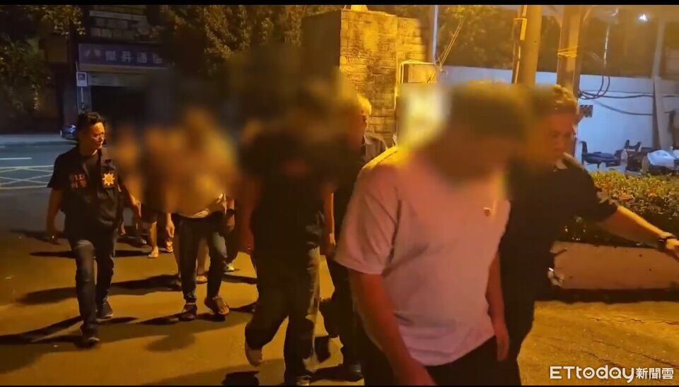高雄左營深夜大亂鬥!行車糾紛7男拿安全帽互毆 5人受傷送辦 | ETtoday社會新聞 | ETtoday新聞雲