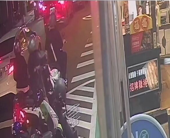 台中女持鐵鎚隨機攻擊!騎士後背遭打忍痛報案 警5小時後逮人 | ETtoday社會新聞 | ETtoday新聞雲