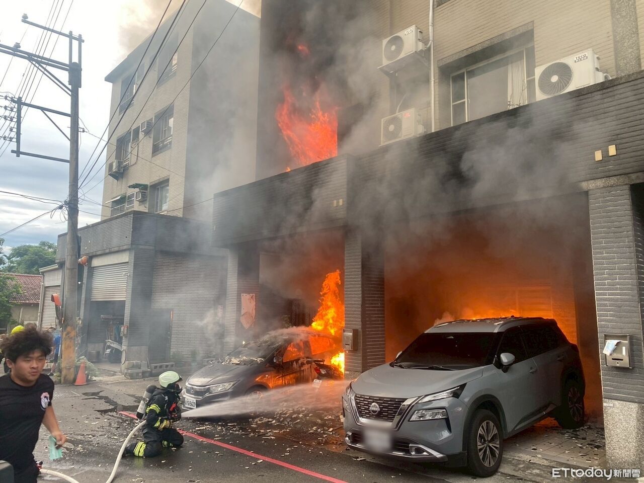 南投清晨惡火奪2命!警消抵達「已陷火海」 屋主兒38%燒傷送醫 | ETtoday社會新聞 | ETtoday新聞雲
