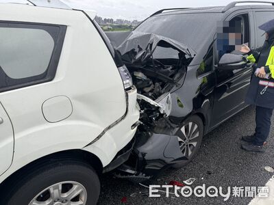 國1驚傳6車事故！駕駛疑恍神撞飛防撞導桿　1女受傷送醫