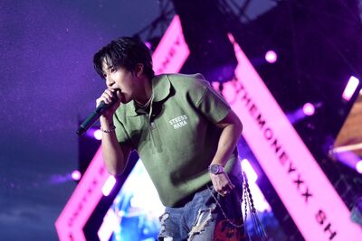 婁峻碩S2O雨中濕身開唱!逼問粉絲「濕了嗎」下秒突爆喜訊
