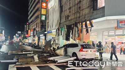 獨／台中「瑞典坦克」遭招牌砸中　車主曝妻嚇哭：一家四口緊抱
