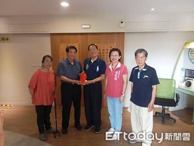 前總統府祕書長曾永權返屏東送暖 捐60萬助育幼院+早療機構