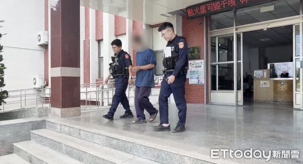 ▲▼王姓男子在派出所徘徊，經員警上前關心並查核身分為通緝犯，將他逮捕。（圖／記者王兆麟翻攝）