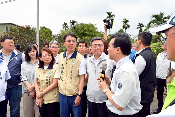 ▲▼行政院長卓榮泰視察南投縣外轆排水治理工程。（圖／行政院）