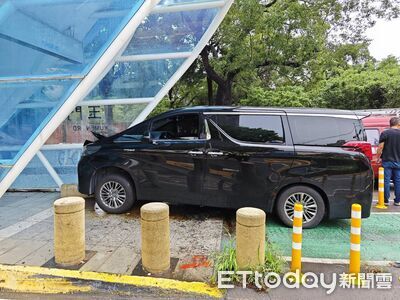又是毒駕!台中「阿法」衝撞公車專用道站體 25歲男慘了