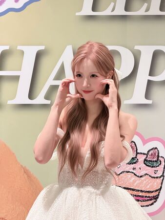▲Fubon Angels李晧禎生日會，寵粉簽名簽到凌晨1點。（圖／經紀公司提供）