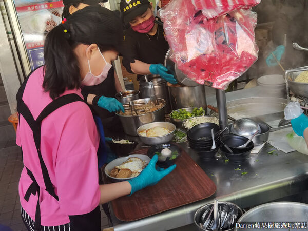 ▲▼阿伯蛋包麵。（圖／部落客Darren蘋果樹旅遊玩樂誌授權提供）