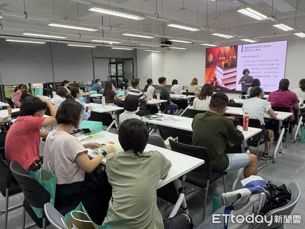 ▲教育部國教署委託台師大及台南市教育局合作辦理資優學生鑑定評估人員研習工作坊南區場次。（記者林東良翻攝，下同）