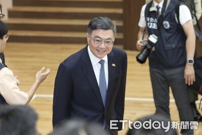 示警卓榮泰不勘災是政治對賭 作家:緩一天去對南部選情未必有利