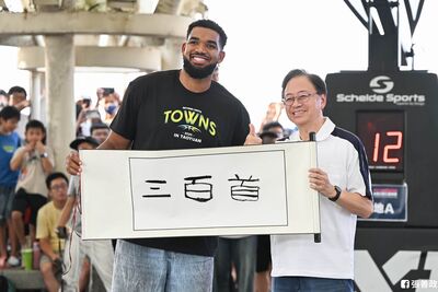唐斯去年福仁宮一擲聖筊今奪冠 張善政:靈驗!NBA球星認證