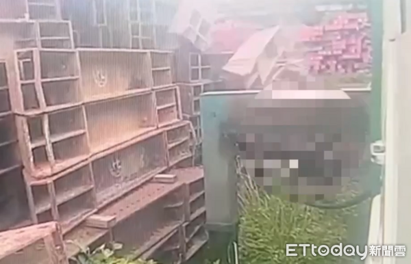 ▲▼北市文山區奪命工安意外！工人遭「鋼材重壓」當場慘死，影片曝光。（圖／記者張君豪翻攝）