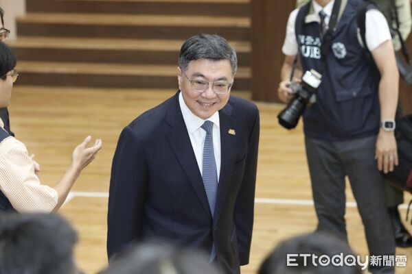 示警卓榮泰不勘災是政治對賭 作家：緩一天去對南部選情未必有利