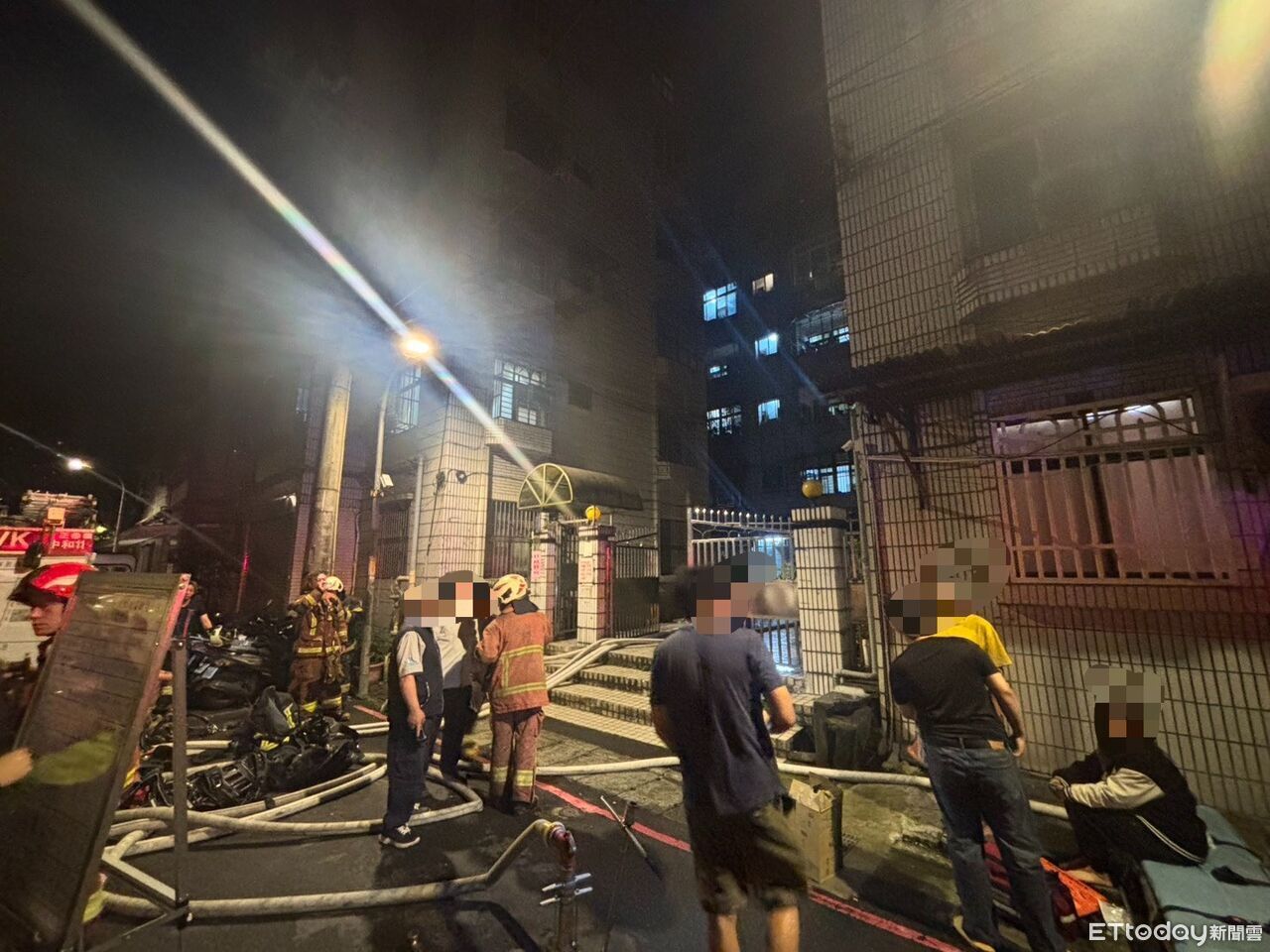 快訊/中和公寓凌晨惡火!1男脫困已無心跳 送醫搶救不治 | ETtoday社會新聞 | ETtoday新聞雲