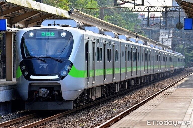 快訊/台鐵施工怪手翻覆 苗栗=竹南採單線行車 | ETtoday生活新聞 | ETtoday新聞雲