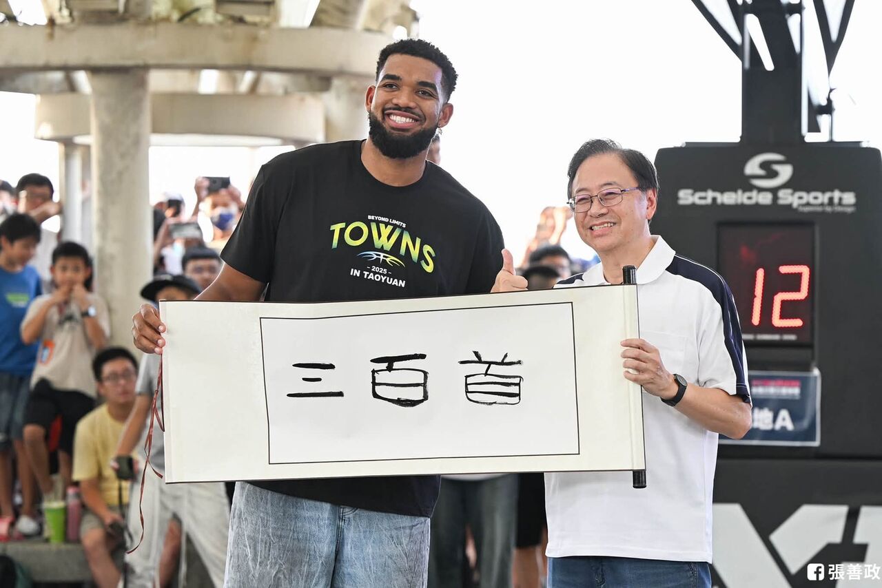 唐斯去年福仁宮一擲聖筊今奪冠 張善政:靈驗!NBA球星認證 | ETtoday政治新聞 | ETtoday新聞雲