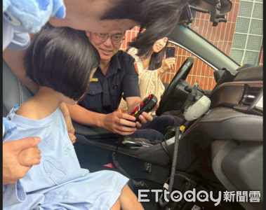 韓國4歲女童圓夢當警察 東港警暖心接待獲讚國民外交