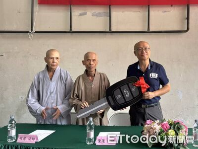 宗教慈善暖府城 聖蓮、明慧法師捐千萬救助器材車提升南消救災戰力