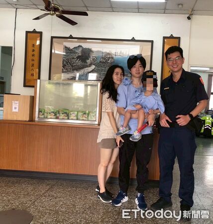 ▲4歲女童警察初體驗。（圖／記者陳崑福翻攝）