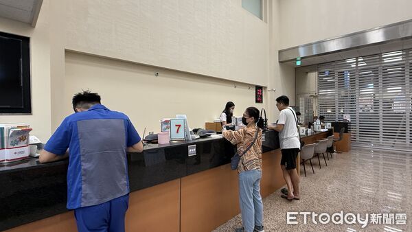 ▲▼        銀行   。（圖／記者張雅雲攝）