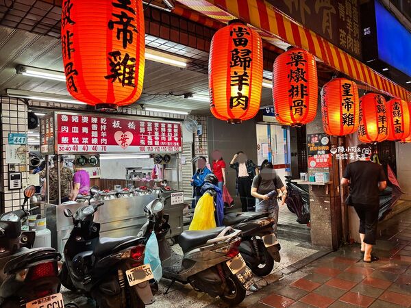 ▲▼葉家藥燉排骨。（圖／部落客陳小可的吃喝玩樂授權提供）