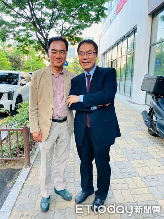 ▲台南市長黃偉哲今年4月及6月再度率團訪韓，積極為台南芒果拓展韓國市場。（記者林東良翻攝，下同）
