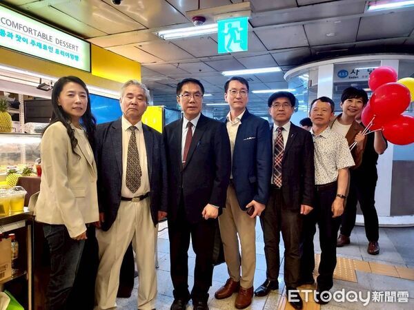 ▲台南市長黃偉哲今年4月及6月再度率團訪韓，積極為台南芒果拓展韓國市場。（記者林東良翻攝，下同）
