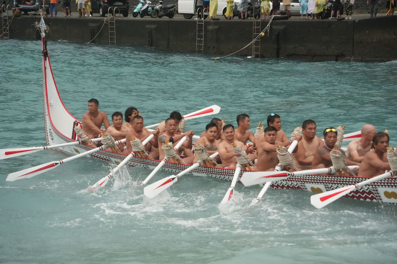 斷航300年!達悟族60人拼板舟橫渡黑潮 提早抵菲律賓巴丹島 | ETtoday生活新聞 | ETtoday新聞雲
