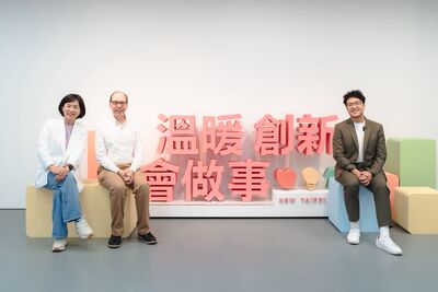 蘇巧慧、沈伯洋接待賓大恩師 教授:沒想到當年學生成市長參選人