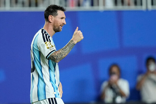 ▲阿根廷當家球星梅西（Lionel Messi）在2026世足首秀就上演「帽子戲碼」登頂歷史進球王。（圖／達志影像／美聯社）