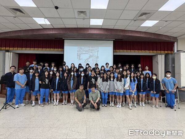 ▲▼ 國立金門高中師生策劃的「白紙遮蓋處－金門白色記憶與不義遺址特展」自即日起在金城鎮公所展出。（圖／記者鄭逢時攝）
