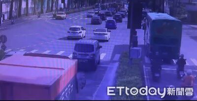 高雄上班族崩潰！高楠公路「塞到炸裂」　2分鐘路開1小時原因曝