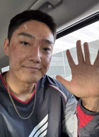 ▲▼《鐵拳教育》混混學生戲外瘦成花美男！靦腆現身　劇迷嚇歪沒認出。（圖／翻攝自劉泰珠IG）
