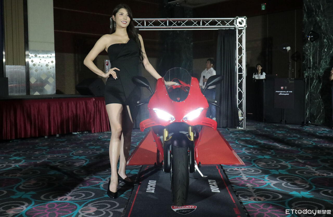 ▲158.8萬起！杜卡迪「全新V4 S仿賽＆街車」來了　限量車型同步現身。（圖／記者張慶輝攝）