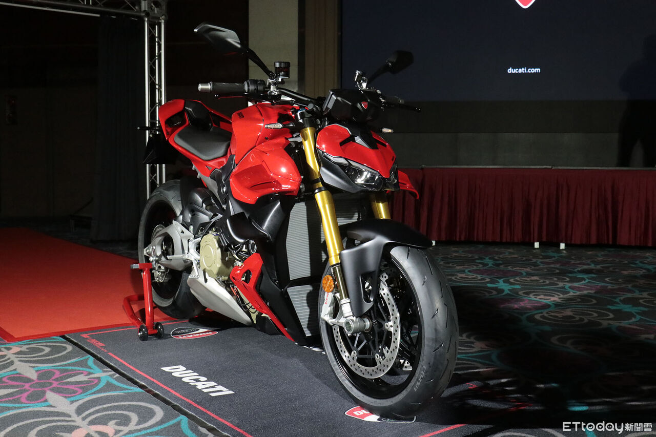 ▲158.8萬起！杜卡迪「全新V4 S仿賽＆街車」來了　限量車型同步現身。（圖／記者張慶輝攝）