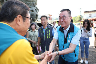 出席貢寮川友會成立大會　李四川拋：當選規劃濱海單車行人專用道