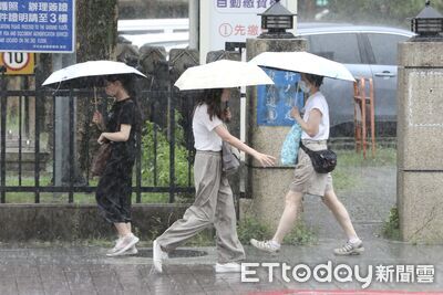 白海豚龜速「明晚至後天雨勢最劇烈」　北部防豪雨